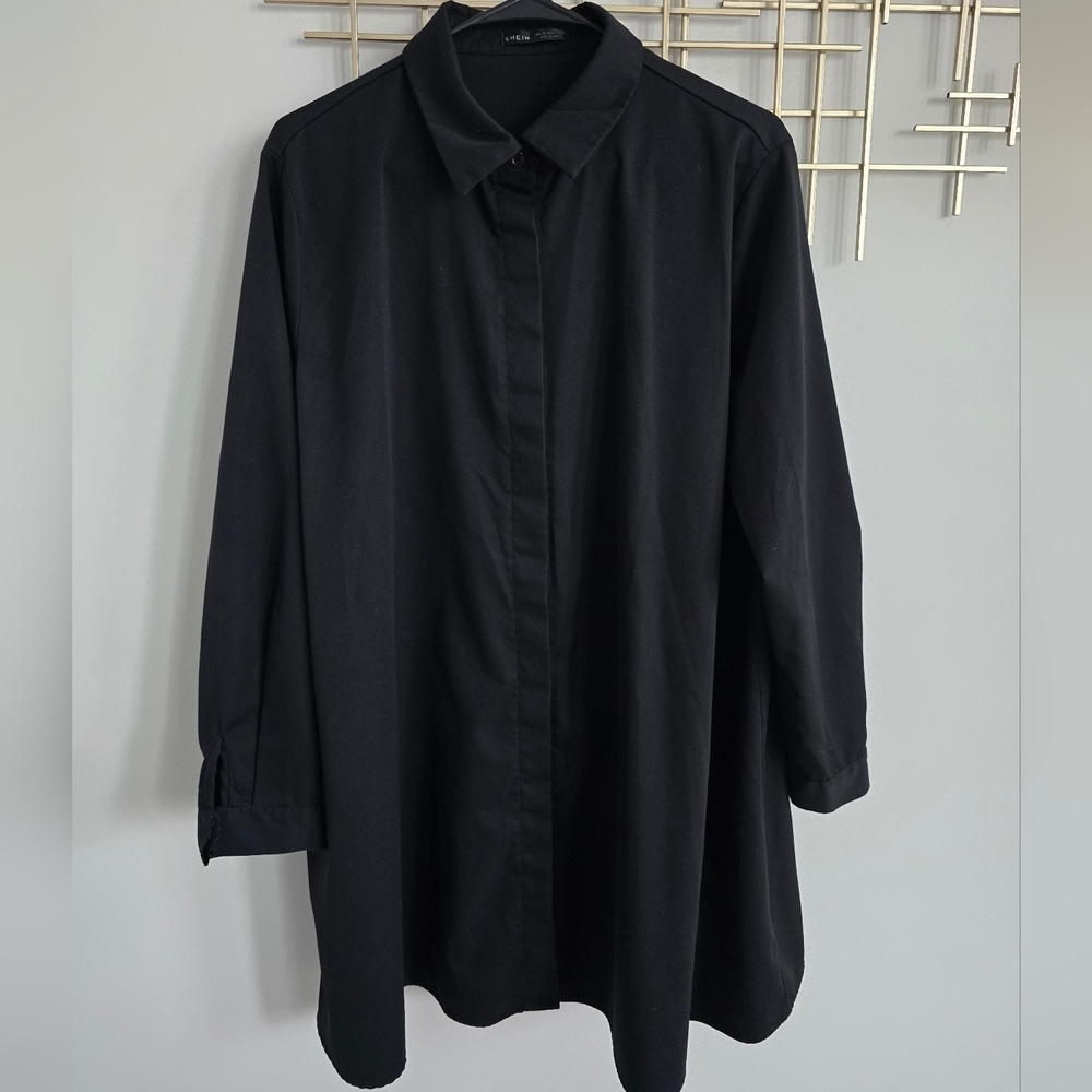 Chic Black Button-Up Shirt Dress​​